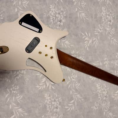 Omne Vetus 7 2026 - White image 7