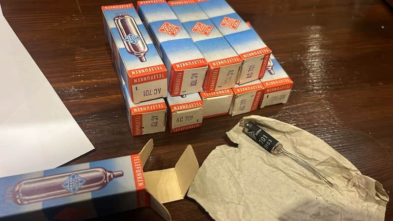 NOS Telefunken Ac701 tube image 1