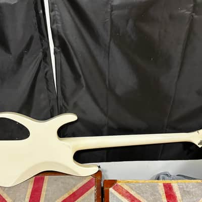 Kramer Forum 3 Electric Bass Guitar image 17
