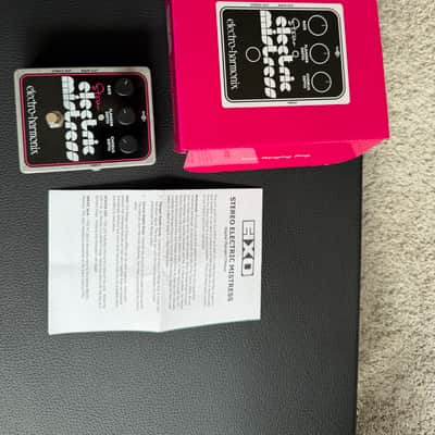 Electro-Harmonix Stereo Electric Mistress Flanger / Chorus 2007 - Present - Black / Pink image 8