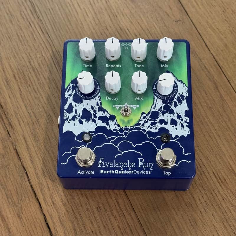 EarthQuaker Devices Avalanche Run Stereo Reverb & Delay with Tap Tempo V2