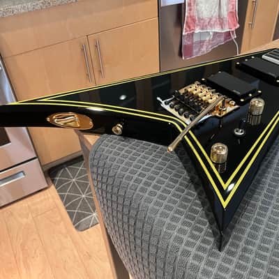 Jackson MJ Series Rhoads RR24MG 2023 Black with Yellow Pinstripes image 22