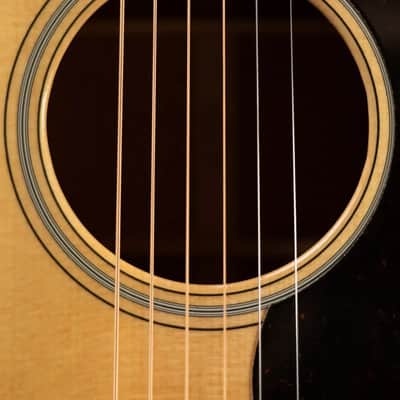 Martin 000-18 Standard Series Acoustic Guitar with Hardshell Case image 11
