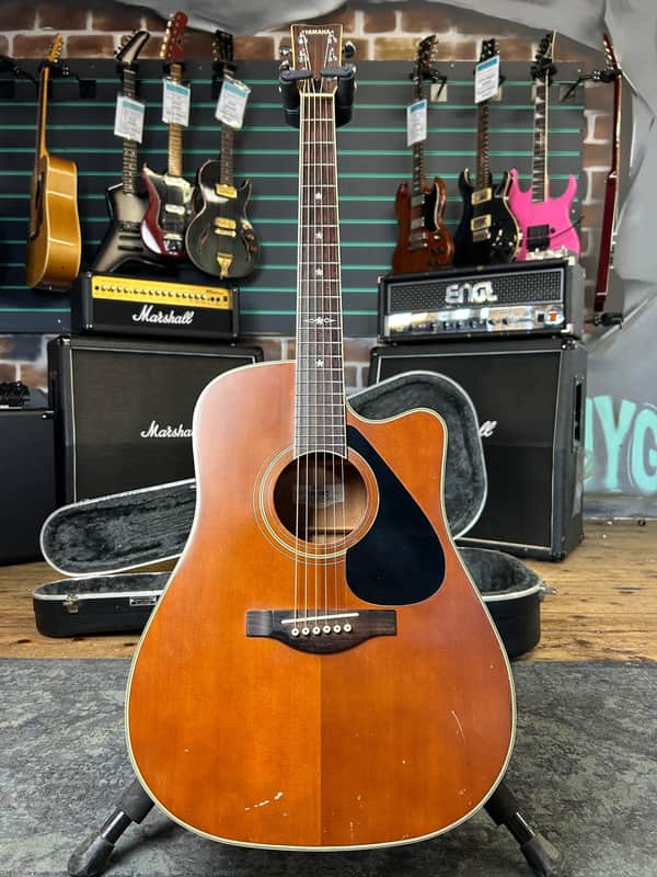 Yamaha LW-15C Natural Satin Electro Acoustic Guitar | Reverb