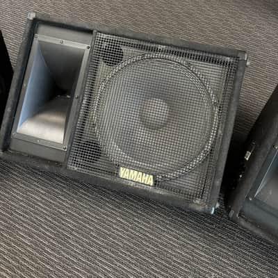 Yamaha SM15IV Club Series 15" Passive Monitors + QSC 900w Power Amp image 6