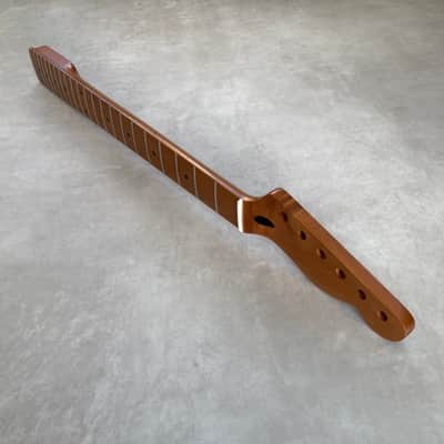 Roasted Maple Telecaster neck - Nitro Satin - SS Frets - Bone nut image 9