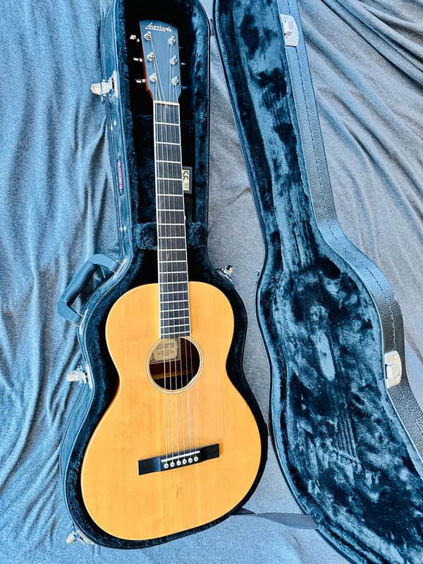 Larrivee O-01 (0-01) Parlor w/ Hardshell Case image 1
