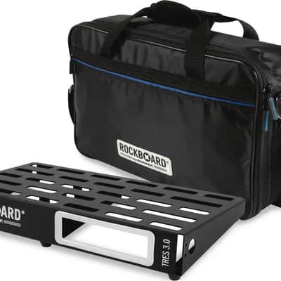 RockBoard TRES 3.0 (9.25" x 16.75"), with Pro GigBag