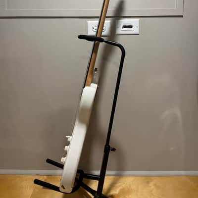 Squier Bullet Series Standard Stratocaster 1995 - 1996 - Arctic White image 9
