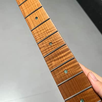 AAAAA Start Floyd nut Roasted flame Maple Electric Guitar Neck Radius 12inch Round stainless steel 22 frets Colored shells Inlay Radius: 12 inches image 10