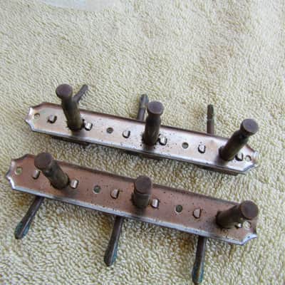 Kluson No Line 3 Per Side Strip Tuners Rusty Crusty Bent Shaft Needs Buttons Vintage Kluson Tuning Machines Need Buttons Fits J-45 Les Paul Jr & More Needs Buttons Genuine Vintage Part Beat To Crap!! image 2