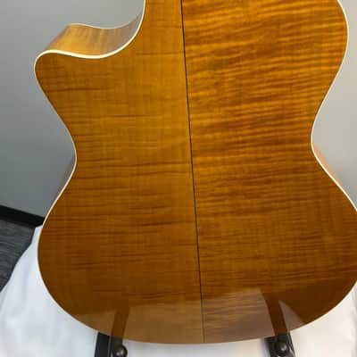 Taylor 614ce with ES1.3 Electronics 2010 - Natural image 5
