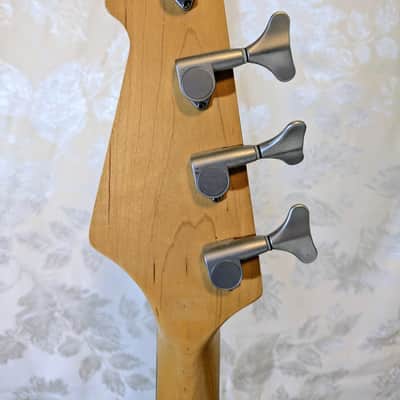3 String conversion bass Peavey Fury 2 International Series image 9