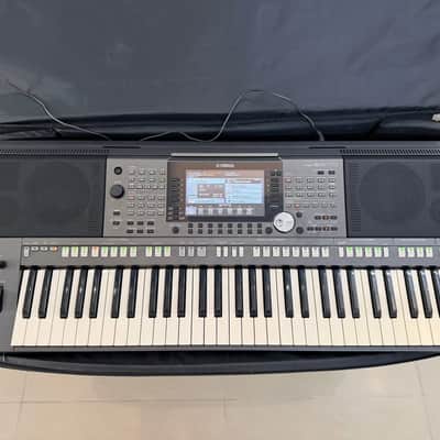 Yamaha PSR-S970 61-Key Arranger Workstation Used