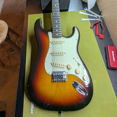 Fender Stratocaster XII 12-String - Crafted in Japan 2002-2004 - 3-Color Sunburst image 3