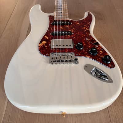 Suhr Classic S Paulownia - Trans White image 2