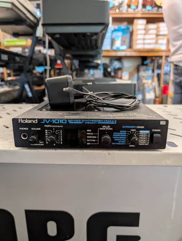 Roland JV-1010 image 1