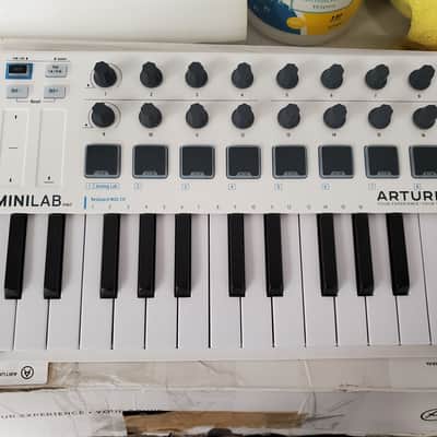Arturia Minilab MKII 25 Slim Key USB MIDI Controller (Not Functioning, For Parts Only)