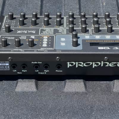 Dave Smith Instruments Prophet 08 PE Desktop 8-Voice Desktop Synthesizer 2012 - 2016 - Black with Wood Sides image 4