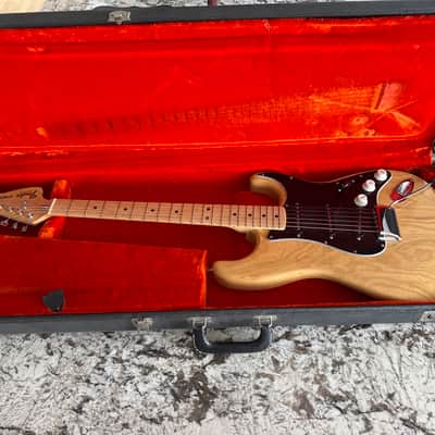 Fender Stratocaster with 3-Bolt Neck, Ash body, Maple Fretboard 1977 - Blonde image 2