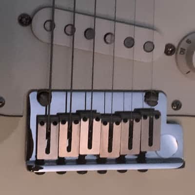 Fender Stratocaster 2006 - Cream/White image 17