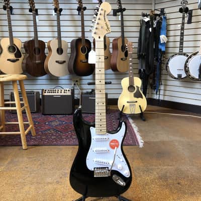 Squier Affinity Series Stratocaster Black w/Maple Fingerboard image 4