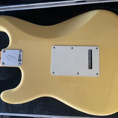 Fender Stratocaster ButtercreamYellow - SSS - Maple Neck + Fender ABS Molded Hard Case image 6