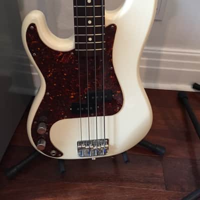 Fender P-Bass (Jr.) Left-handed (MIJ) image 3