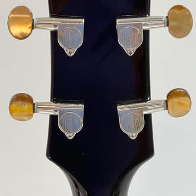Duesenberg Violin Bass - 2-tone sunburst image 10