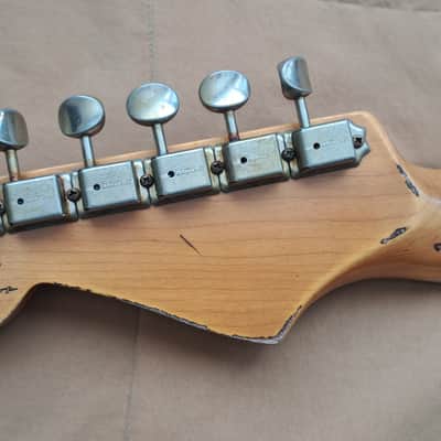 Fender Custom Shop '65 Stratocaster Super Heavy Relic Tahitian Coral Over Sunburst image 17