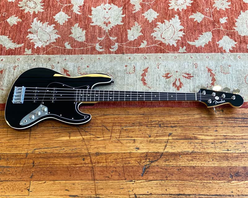 Fender Japan AJB-V Black 5弦ベース Fender Japan AJB-V Black 税込販売価格 ￥89,800- 中古 ルックスと