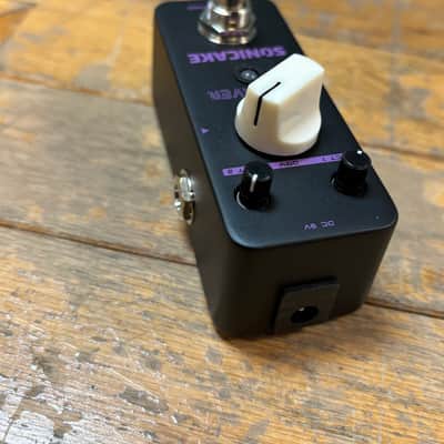 SONICAKE Octaver Analog Octave Effect Pedal image 3