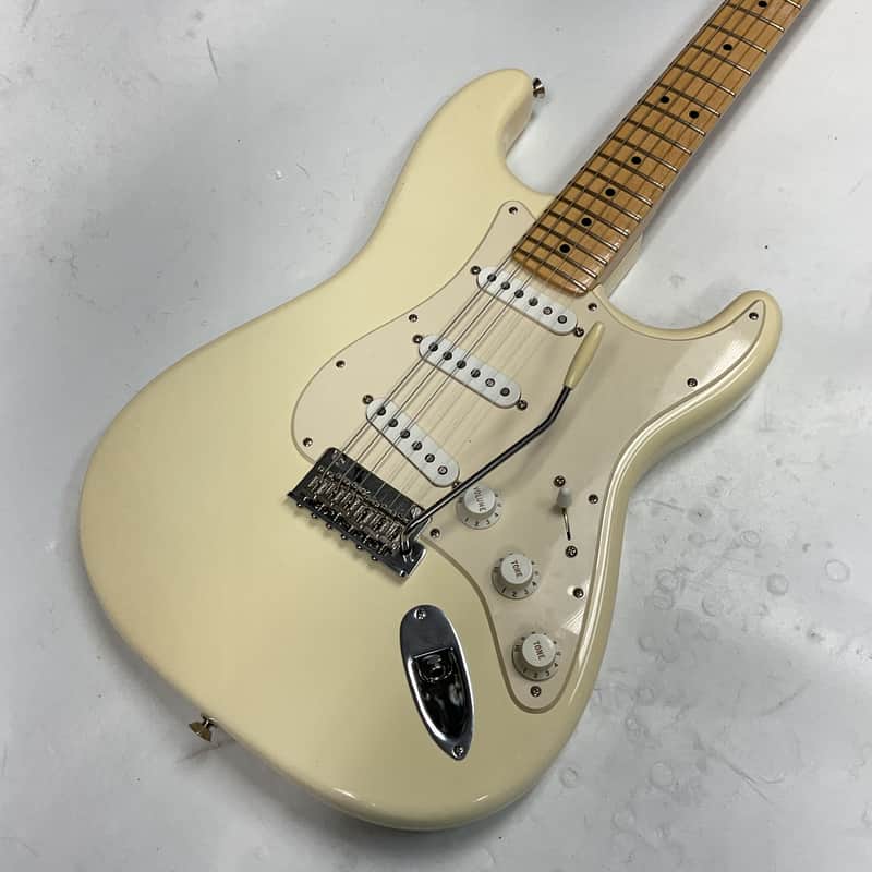 Fender American Professional Stratocaster with Maple Fretboard 2019 - Olympic White