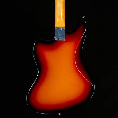 Fender Vintera III Mid '60s Jaguar, Rosewood Fingerboard, 3-Color Sunburst (720) image 4