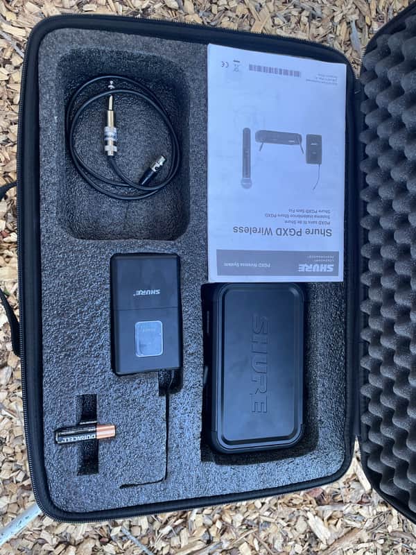 Shure PGXD Wireless guitar system - Black image 1