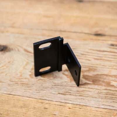 DBX Single Rack Ear for 163x/263x/363x/463x/563x Mount Bracket U283833 image 3