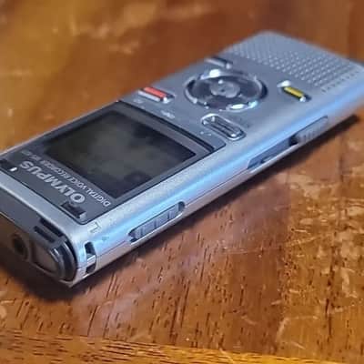 Olympus WS-821 Digital Voice Recorder - USB Storage Device & MP3 Player image 2