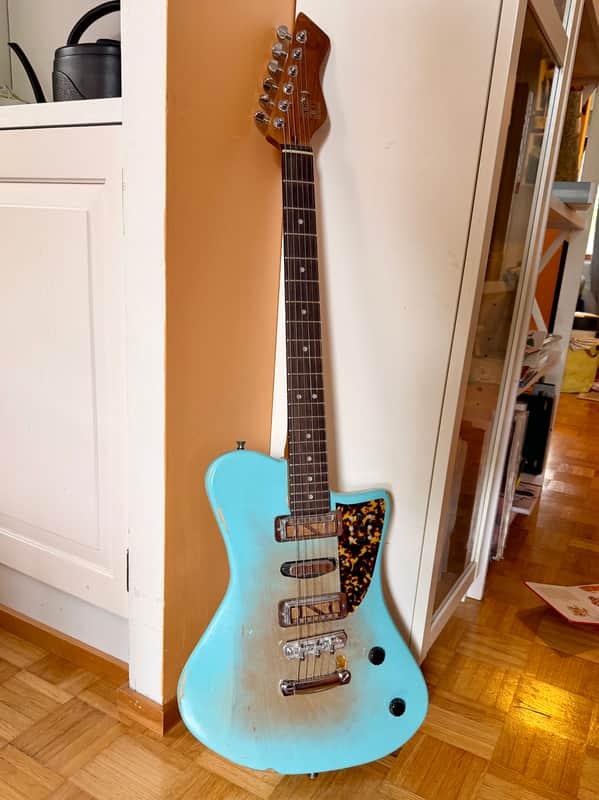 ABCO Bluey 2022 - Light Blue Sparkle Burst image 1