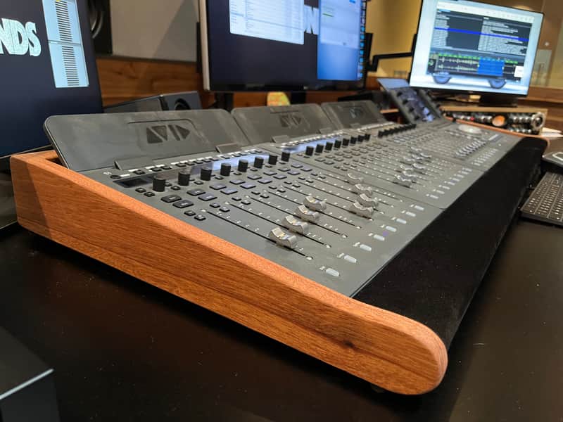 Mix Ends 4 bay stand for Avid S1's and Dock 2023 - Mahogany image 1