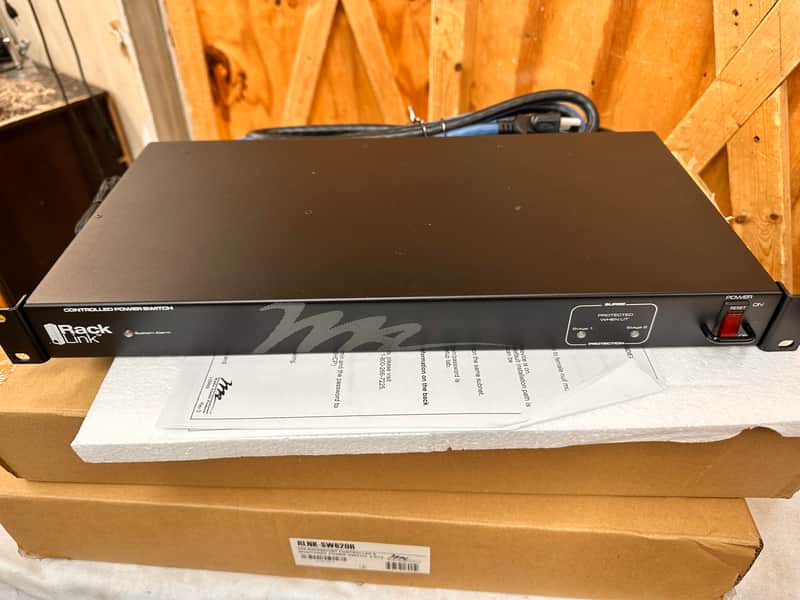 Middle Atlantic RLNK-SW620R 20A Controlled Monitored Power Switch NEW Open Box image 1