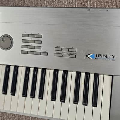 Korg Trinity 61-Key 32-Voice Polyphonic Workstation 1995 - 1996 - Silver image 3