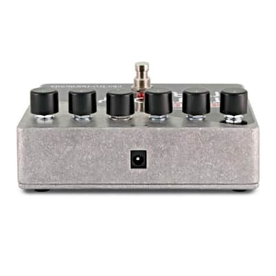 Electro-Harmonix Deluxe Memory Man 550Ms Analog Delay / Chorus / Vibrato 2008 - Present - Black / Silver image 3