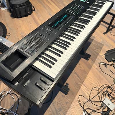 Ensoniq TS-12 Performance / Composition Synthesizer 1993 - 1996 - Black