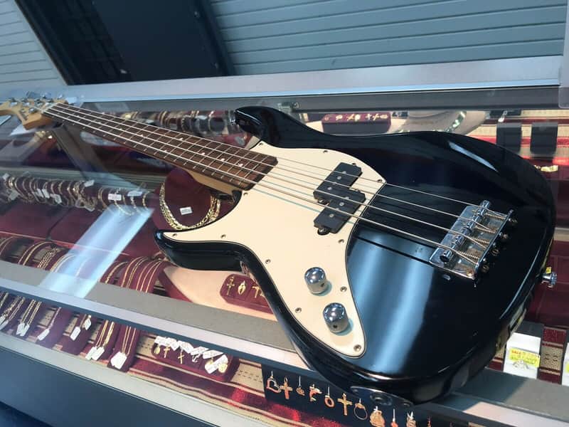 Fullerton 4 Stings Electric Bass Guitar - Black And White image 1