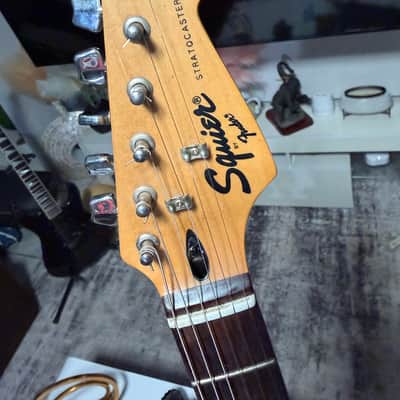 Squier Standard Stratocaster with Maple Fretboard 1996 - 2000 - Torino Red image 4