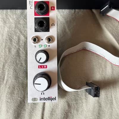 Intellijel Outs Stereo Line Out / Headphones Eurorack Synth Module 2019 - Present - White image 1