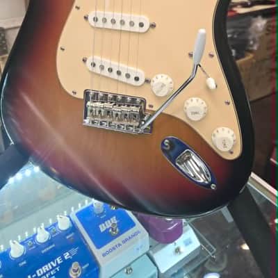 Fender 60th Anniversary Highway One Strat 2006 - Sunburst image 10