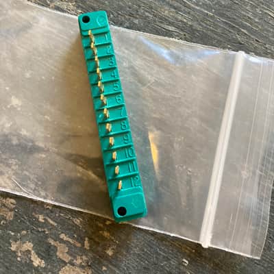 Unknown 12 pin card edge connector - Grn image 1