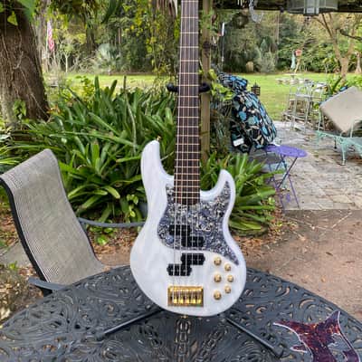 Alien Audio Constellation 5 2020 Matte transparent White image 14