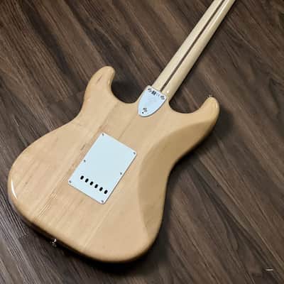 Fender Japan Traditional II 70s Stratocaster with Maple FB in Natural Bild 4